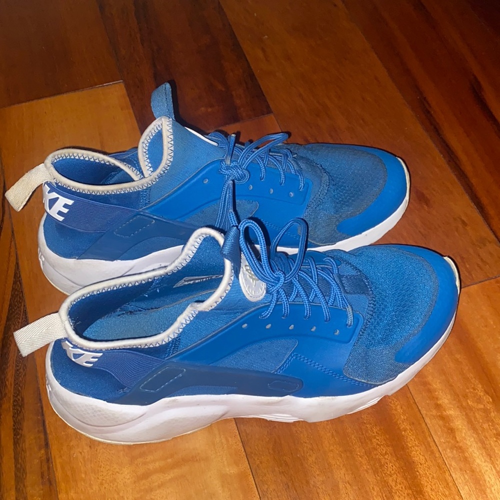 Shoes men 8.5 Women 10